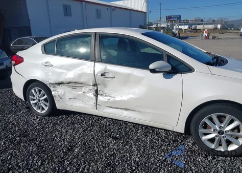 2017 Kia Forte Lx из США, поврежденный, VIN 3KPFL4A79HE009903